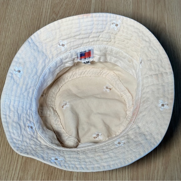 RARE Cherry LA Mountain Wear Bucket Hat in blush - Picture 7 of 8